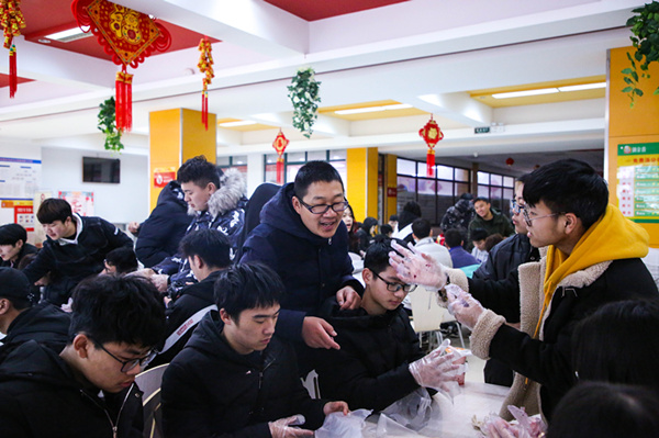 猜燈謎，鬧元宵—南京新華不一樣的元宵節(jié)