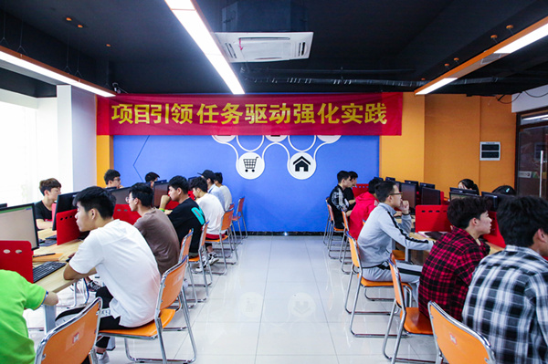 搞互聯(lián)網(wǎng)教育我們是認(rèn)真的，搞互聯(lián)網(wǎng)知識(shí)競(jìng)賽我們也是認(rèn)真的！