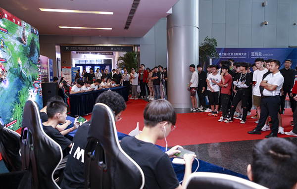 初中畢業(yè)學電競好不好？就業(yè)前景怎么樣？