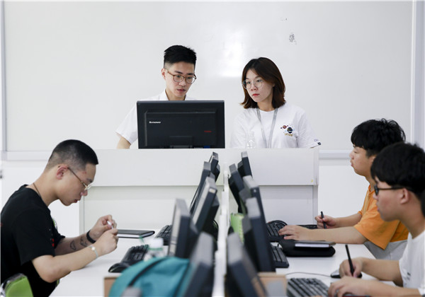 女孩子讀什么技校好？