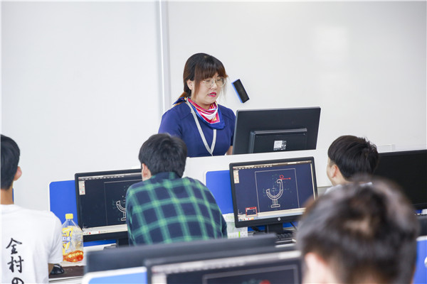 女孩子讀什么技校好？