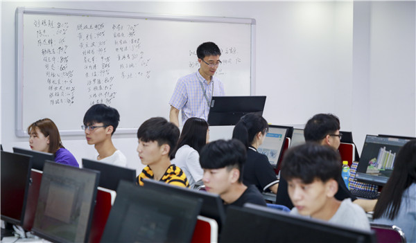 初中畢業(yè)學(xué)電商怎么樣，有前途嗎？