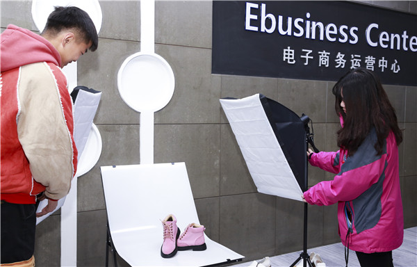 “玩轉(zhuǎn)直播電商 Hi翻雙十二”——小新為你提前播報啦！