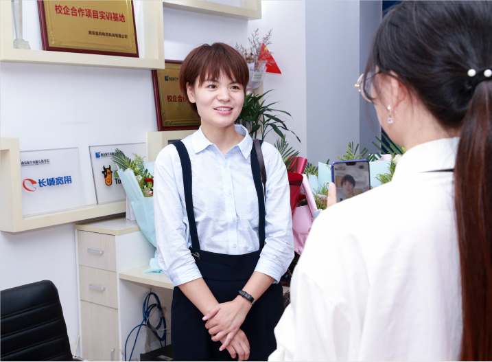 “有夢想就要為之努力，讓夢想綻放在行動力中”