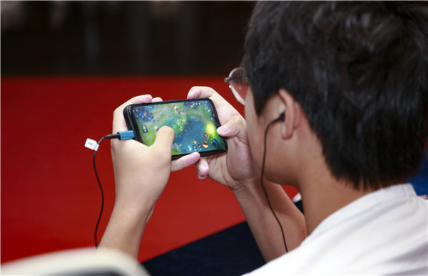 不誤正業(yè)嗎？中國電競?cè)瞬湃笨谶_(dá)50萬