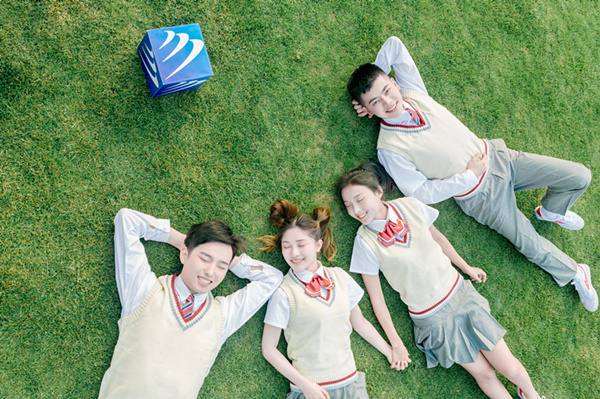 初中畢業(yè)學(xué)WEB前端開發(fā)<a href=http://njxh.cn target=_blank class=infotextkey>專業(yè)</a>前景如何？