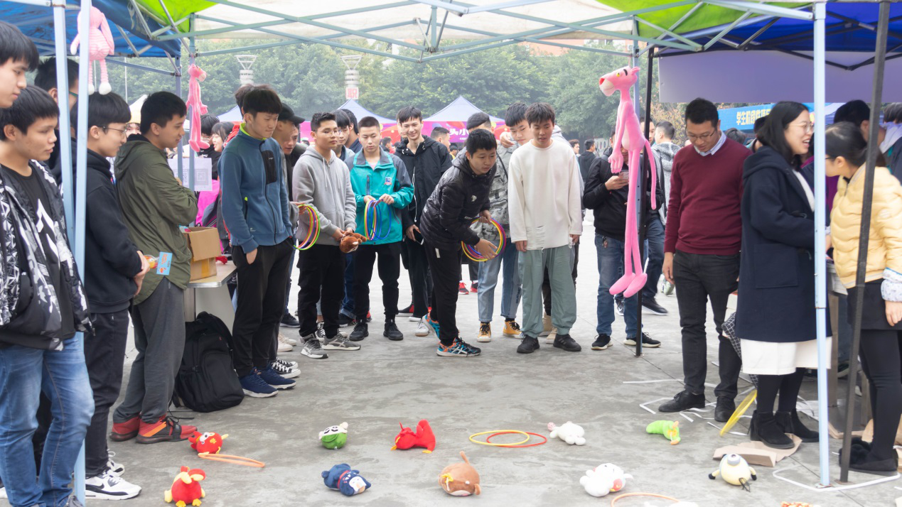 新華暖心教育，緣何成為家長們放心的學(xué)校？