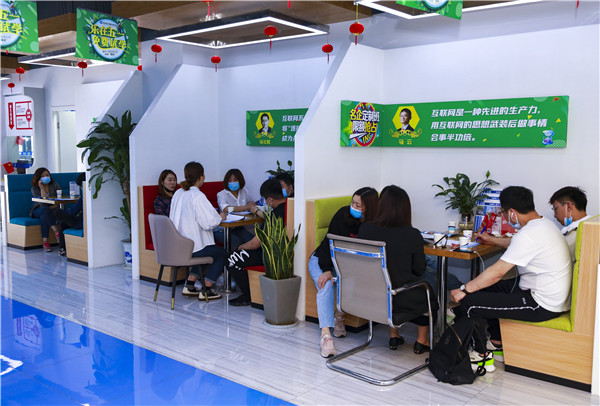 【南京新華五一試學(xué)營】試學(xué)火爆，歡迎新同學(xué)來到南京新華~