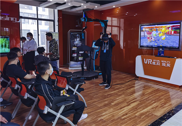 【南京新華五一試學(xué)營】試學(xué)火爆，歡迎新同學(xué)來到南京新華~