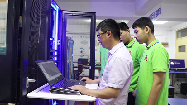 新華“十大匠師”孫春光：十年匠心，德技立人