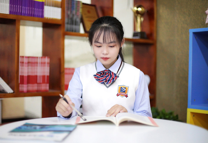 初<a href=http://njxh.cn target=_blank class=infotextkey>高中</a>女生學(xué)什么<a href=http://njxh.cn target=_blank class=infotextkey>專業(yè)</a>好？女生最吃香的互聯(lián)網(wǎng)熱門<a href=http://njxh.cn target=_blank class=infotextkey>專業(yè)</a>排名出爐！