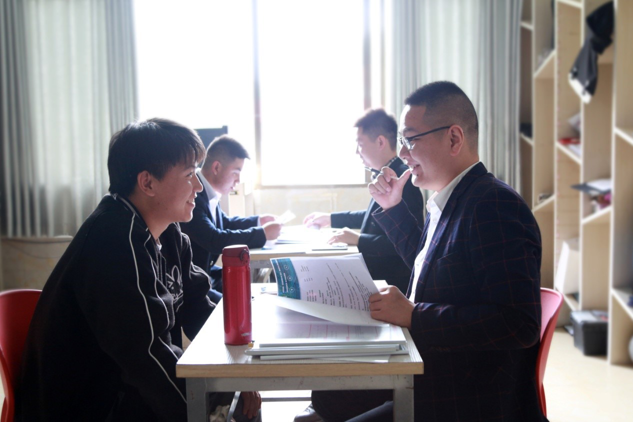 肩負(fù)職教強(qiáng)國重任，新華電腦學(xué)校升級(jí)“五項(xiàng)能力”培養(yǎng)互聯(lián)網(wǎng)高技能人才！