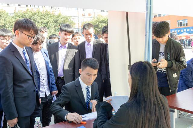 新華互聯(lián)網(wǎng)科技校企合作多方聯(lián)動(dòng)，共建人才生態(tài)圈！