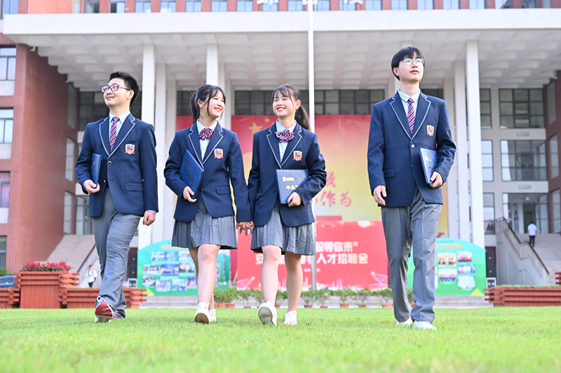 兩會(huì)速遞 | 暖心，讓每個(gè)孩子都有人生出彩的機(jī)會(huì)！