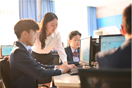 速來圍觀！知名演員直播探校，為高薪<a href=http://njxh.cn target=_blank class=infotextkey>專業(yè)</a>代言！