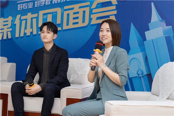 馬可來新華重拾校園生活，青春“競”是精彩！