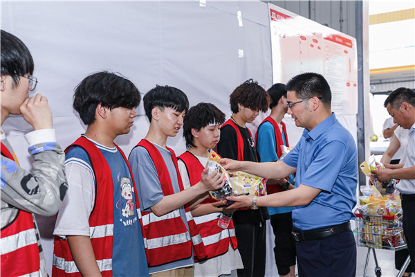 實習(xí)正當(dāng)時，慰問暖人心