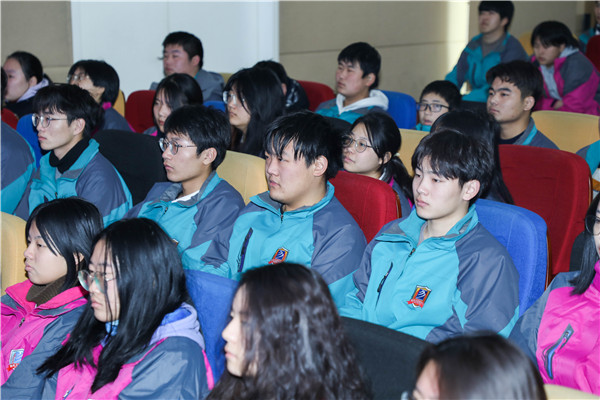 “校企攜手，賦能未來(lái)” ——南京新華2022年春季名企定制班簽約儀式