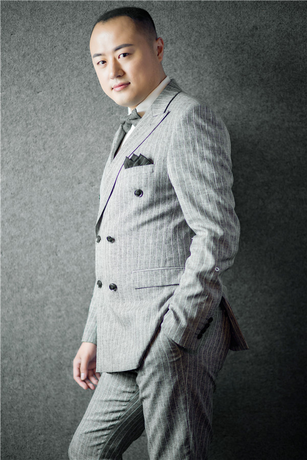 王者爭(zhēng)霸 限定名額！LGD俱樂(lè)部明星成員來(lái)新華啦！快來(lái)一戰(zhàn)高低