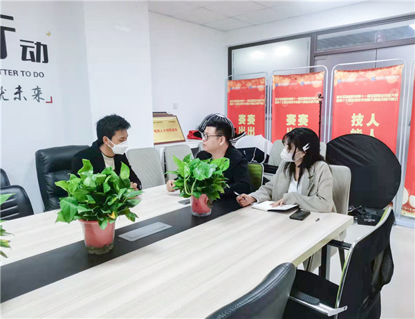 企業(yè)招聘進(jìn)校園，助力學(xué)生高質(zhì)量就業(yè)