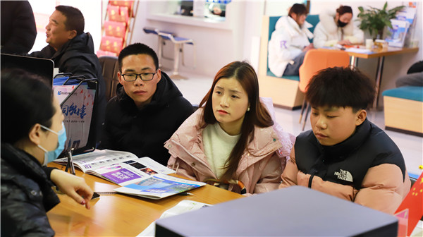 喜迎開(kāi)學(xué) 圓夢(mèng)新華|直擊南京新華火熱報(bào)名現(xiàn)場(chǎng)！