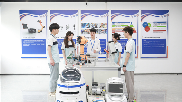 全國啟動！躍動互聯(lián)網(wǎng)創(chuàng)新夢想，“新華杯”互聯(lián)網(wǎng)職業(yè)技能大賽火熱來襲！