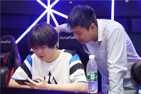 恭喜！我校學(xué)生代表隊榮獲2023 年“迎亞運”新華電腦教育王者榮耀電競對抗賽亞軍