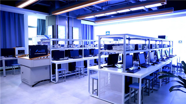 南京新華電腦專修學校智能芯片封裝與檢測新<a href=http://njxh.cn target=_blank class=infotextkey>專業(yè)</a>正式發(fā)布！