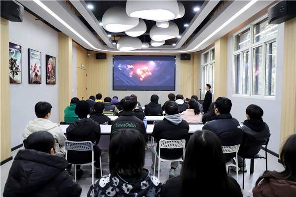 互聯(lián)網(wǎng)之旅|南京新華赴唯晶科技體驗研學游活動圓滿結束