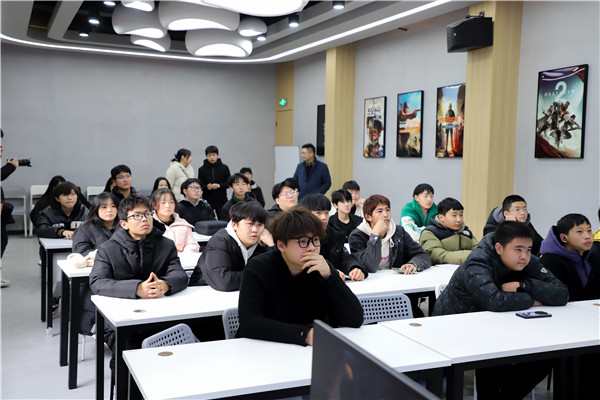 互聯(lián)網(wǎng)之旅|南京新華赴唯晶科技體驗研學游活動圓滿結束