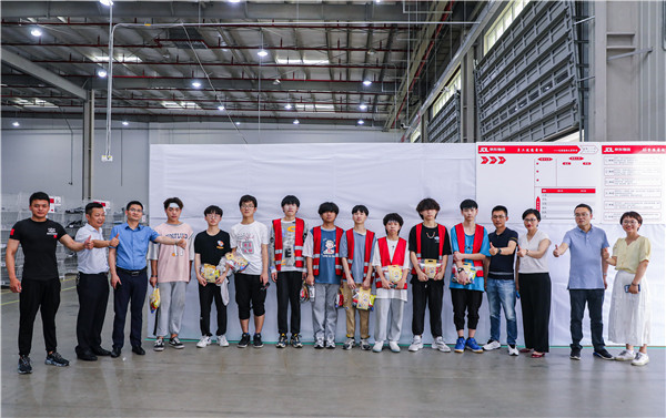 實(shí)習(xí)正當(dāng)時(shí)，慰問(wèn)暖人心 ——南京新華電腦專(zhuān)修學(xué)院慰問(wèn)京東618項(xiàng)目實(shí)習(xí)生