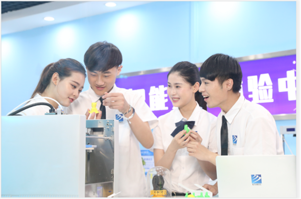 【媒體關(guān)注】為什么學(xué)互聯(lián)網(wǎng)新技術(shù)，要來(lái)新華？