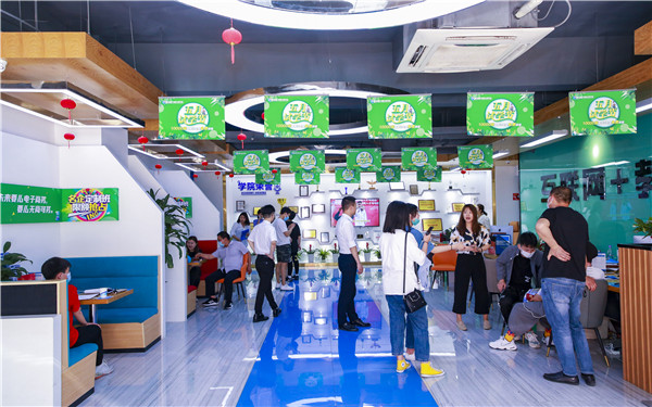 好學校成就好未來，新華電腦學校正在火熱招生中……