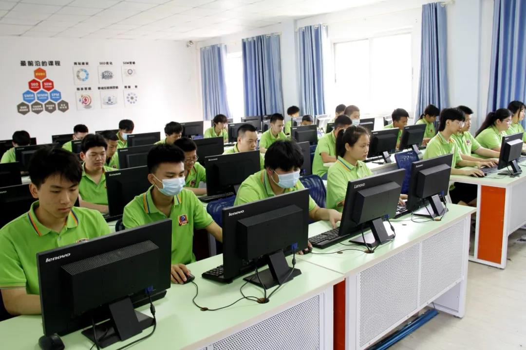 補錄通道 | 南京新華電腦專修學院少量招生補錄中，名額有限，欲報從速！