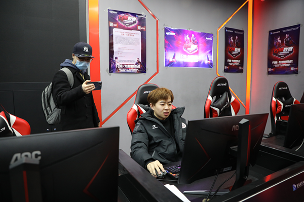 好專業(yè)，“星”推薦，小霍少帶你體驗(yàn)新華電競(jìng)新媒體專業(yè)