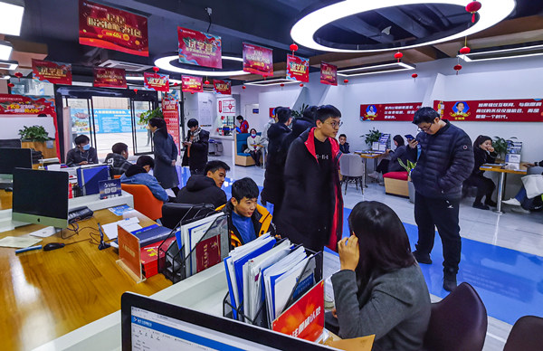 為什么總勸你來校實(shí)地考察？好學(xué)校不怕比較！