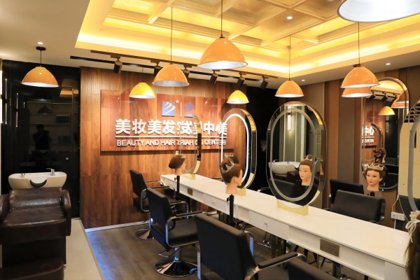 南京新華美妝專業(yè)怎么樣？就業(yè)前景好不好？