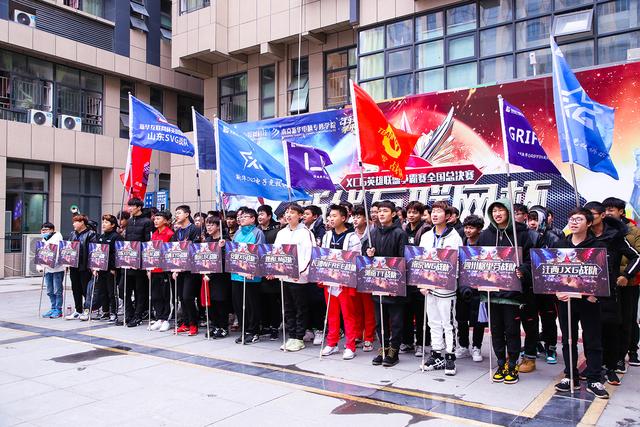 理實(shí)結(jié)合，新華學(xué)子展現(xiàn)專業(yè)電競風(fēng)采！