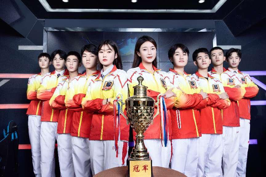 王者爭霸 限定名額！LGD俱樂部明星成員來新華啦！快來一戰(zhàn)高低